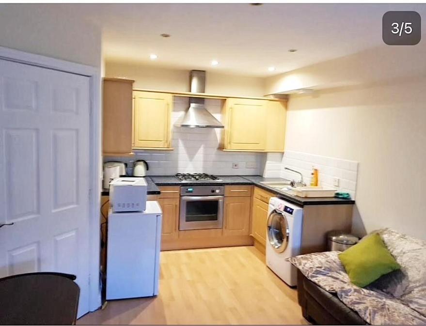 Pinfold Court Apartments Knowsley Zewnętrze zdjęcie